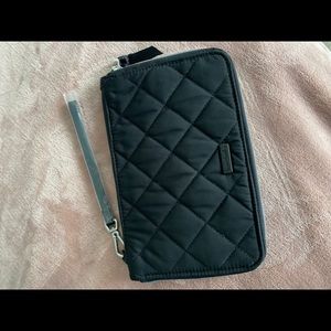 Vera Bradley brand new with tags wristlet/clutch